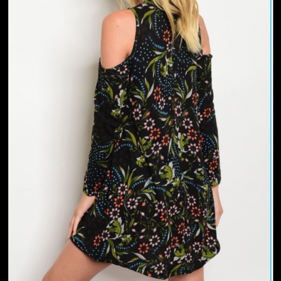 Floral Mock Neck Dress - Picture 2 of 5
